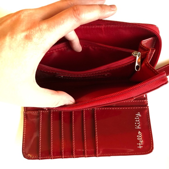 Red Hello Kitty Wallet - Picture 5 of 7